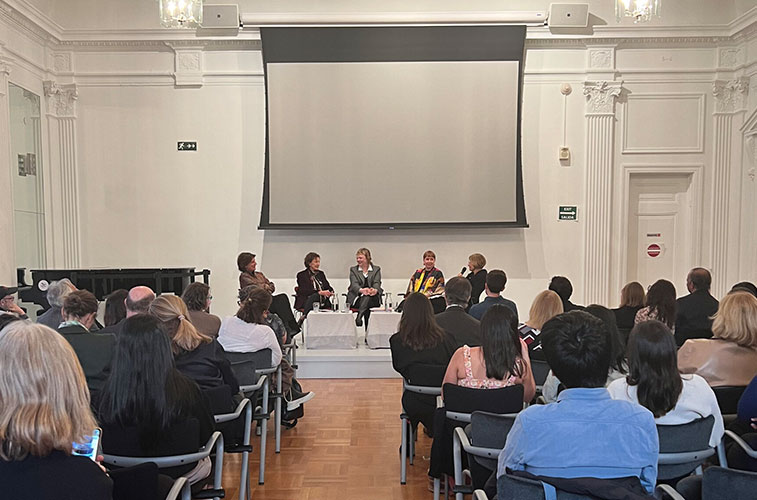 Exploring women in contemporary art